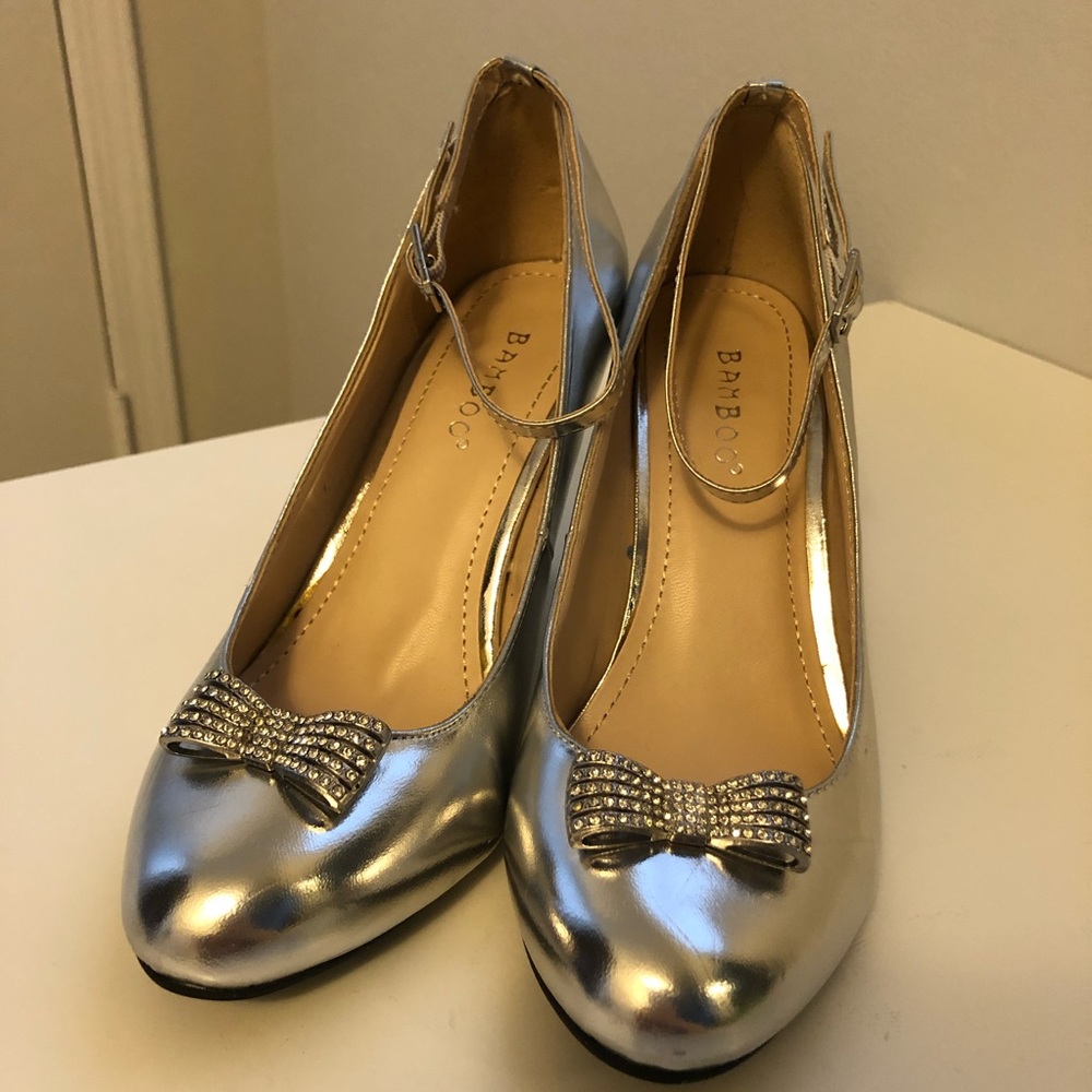 Cinderella Rhinestone Bow Ankle Strap  Pumps - Picture 2 of 16